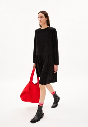ARMEDANGELS GESAA LOU VELVET Jersey Dress Relaxed Fit made of Organic Cotton Schwarz | 8206PEQCA